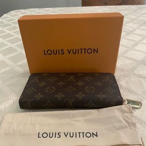 Louis Vuitton Speedy wallet